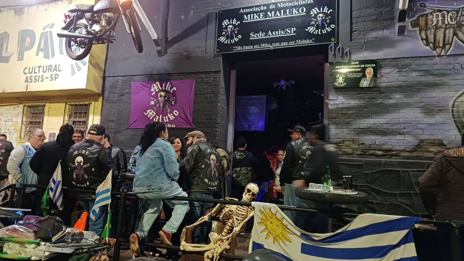 Motoclube Mike Maluko Assis — Pegada mensal com banda ao vivo