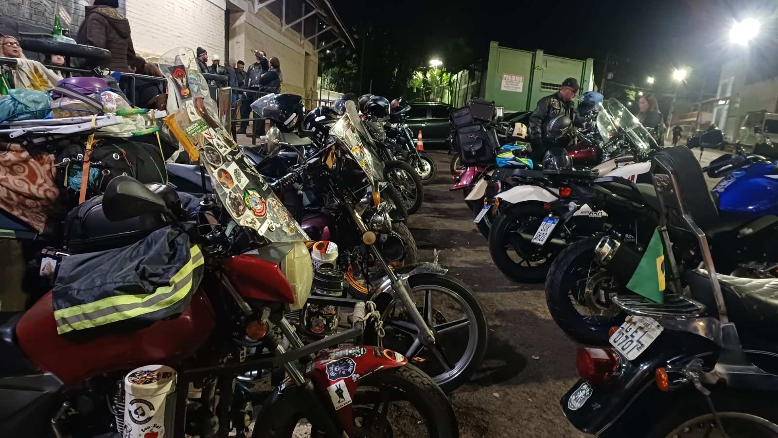 Motoclube Mike Maluko Assis — Pegada mensal com banda ao vivo