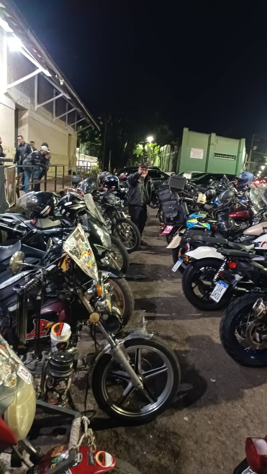 Motoclube Mike Maluko Assis — Pegada mensal com banda ao vivo